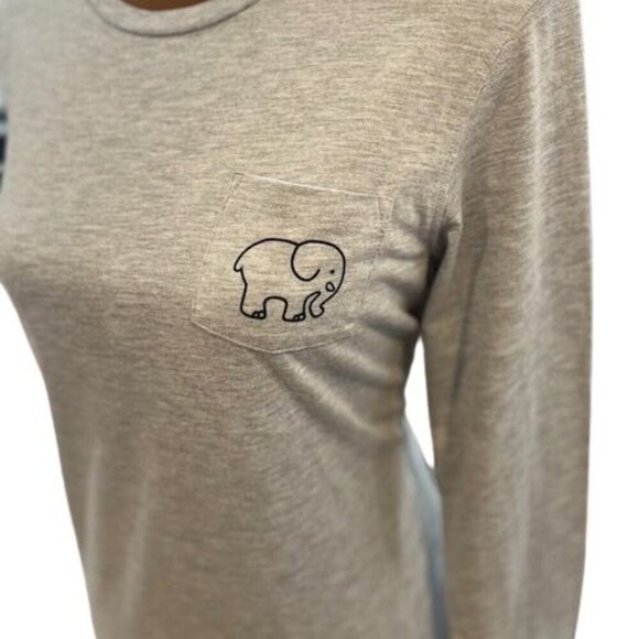 Ivory Ella Front Pocket Gray Long Sleeve T-Shirt “Honoring All Who Served” – Med - Picture 3 of 5